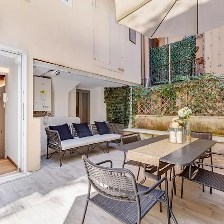 Bdc - The Secret Garden In Trevi * Rom